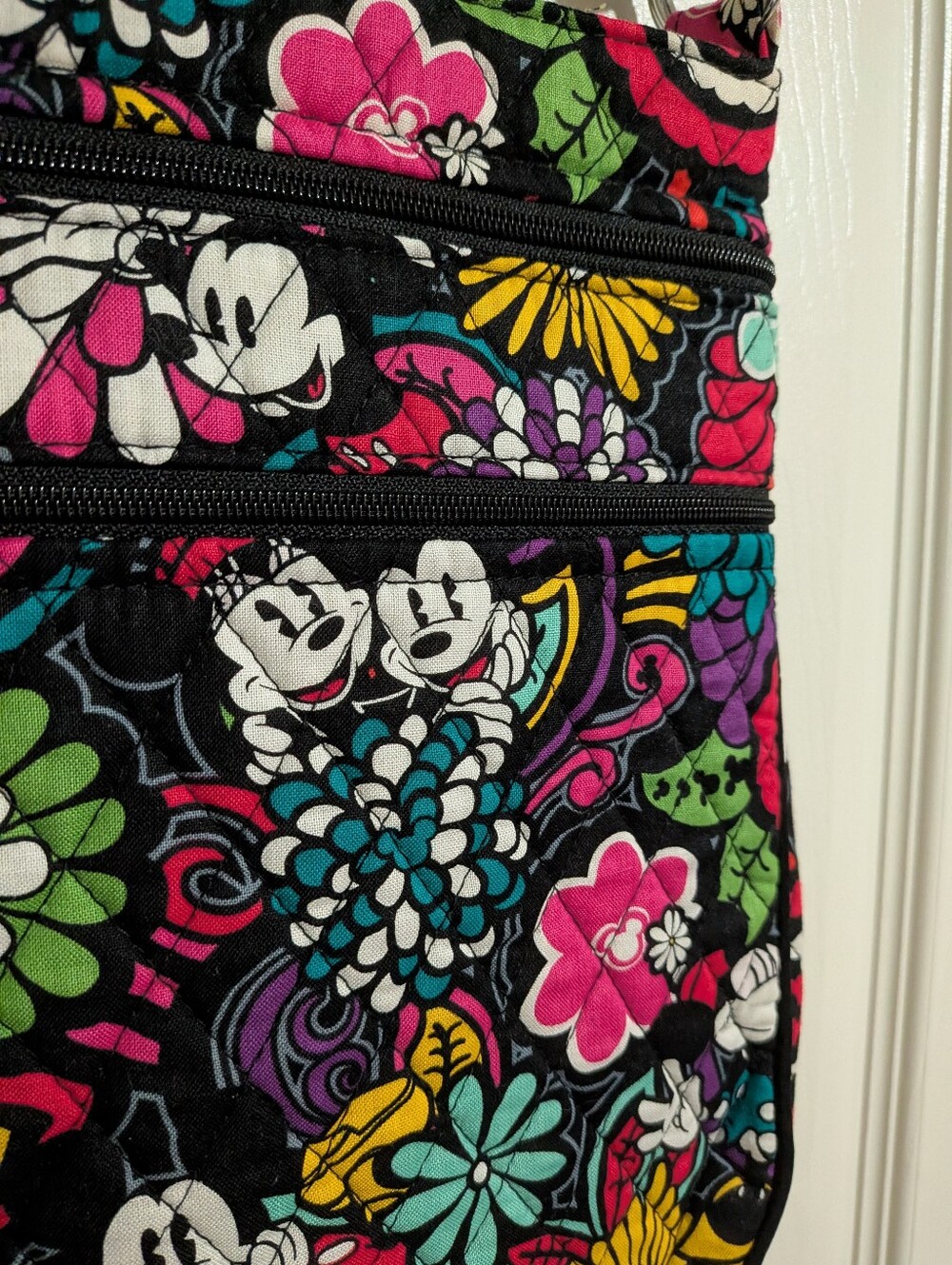 NWT Vera Bradley Disney Parks Mickeys Magical Blooms Triple Zip Hipster - Picture 6 of 8